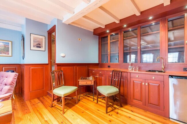 Building Photo - 21 Mugford St