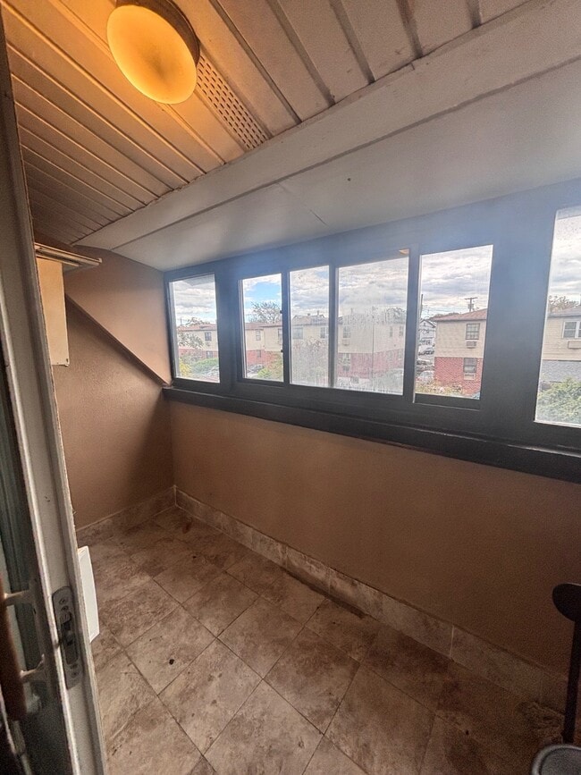 Building Photo - 173-17 Vaswani Ave