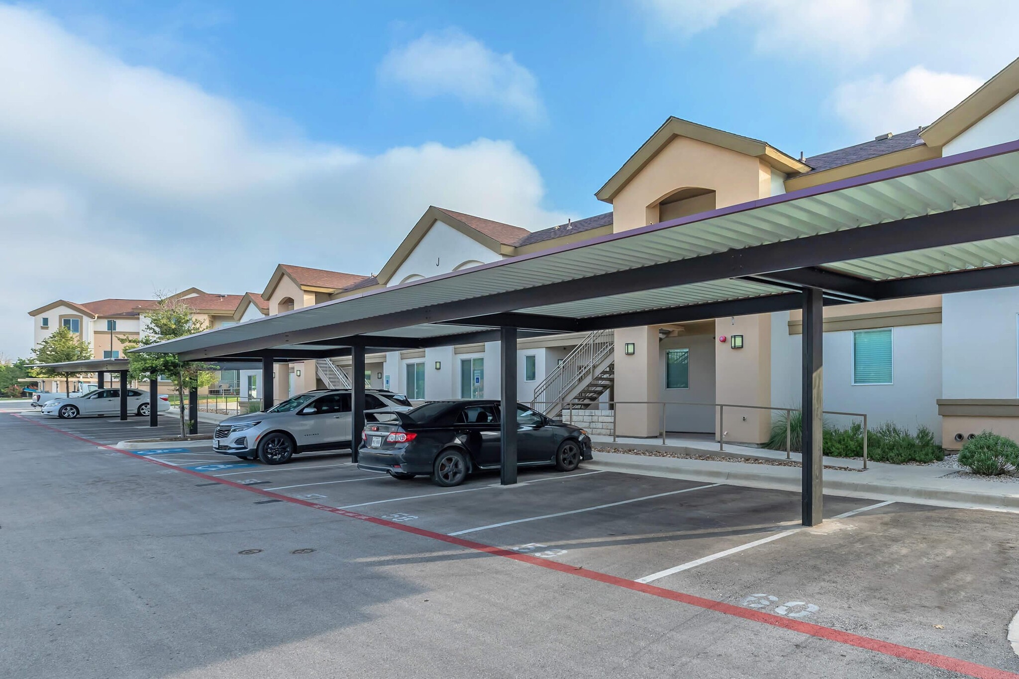 Building Photo - Room in Townhome on W Whitestone Blvd