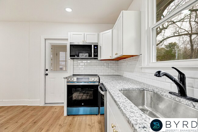 Building Photo - 2958 Winston Churchill Dr