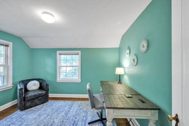 Building Photo - Charming 2 Bed 2 Bath House in the Heart of Madison - Fully Furnished!