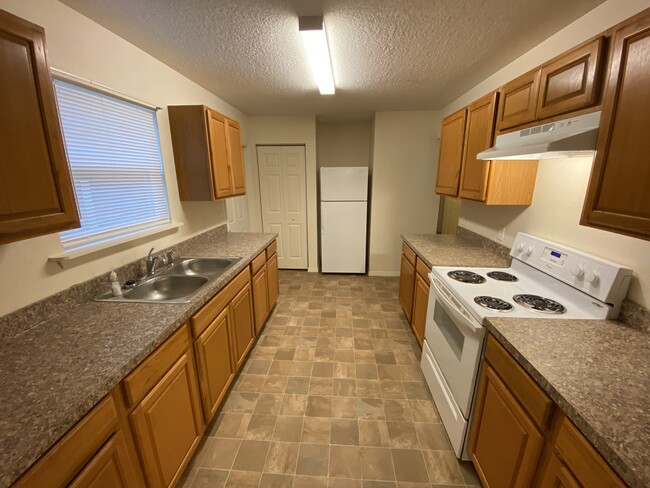 Building Photo - 154 Hurst St