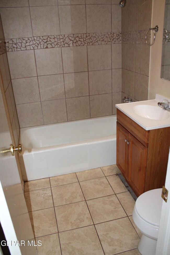 Building Photo - 5817 Blackhawk Dr