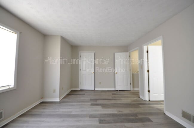 Building Photo - 1052 Westfield Trace