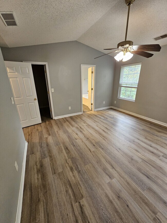 Building Photo - 1406 Flanagan Mill Dr