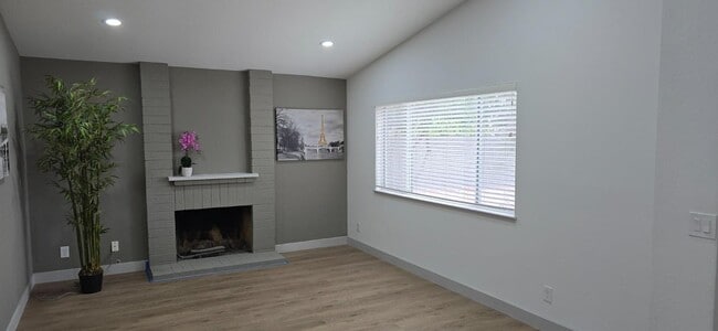 Building Photo - 6852 Westchester Way