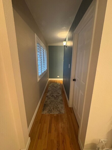 Building Photo - 500 Estes St