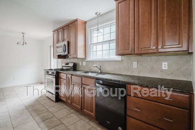 Building Photo - 10075 Aragon Dr