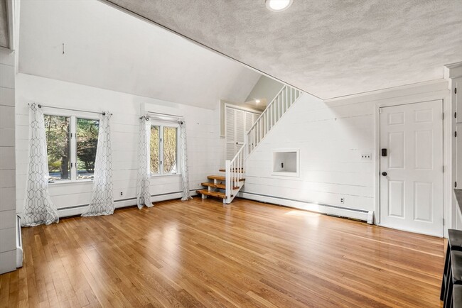 Building Photo - 306 Grove St