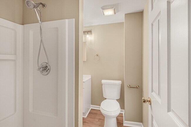 Building Photo - 12 Franklin Ave