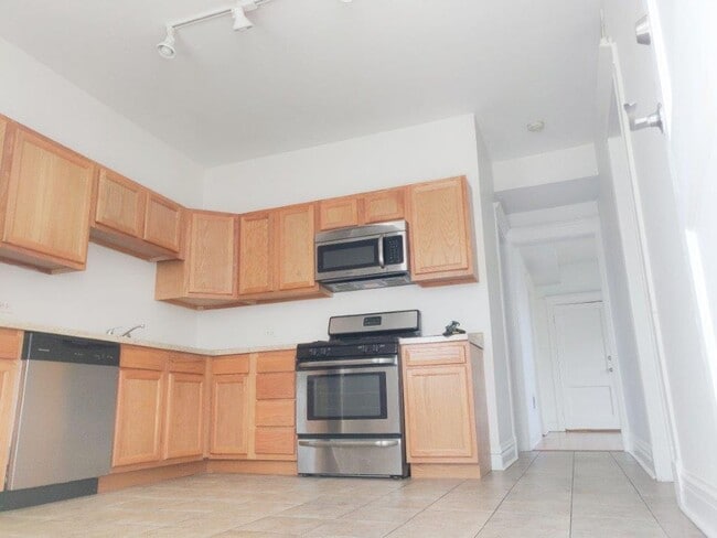 Building Photo - 3909 W Schubert Ave