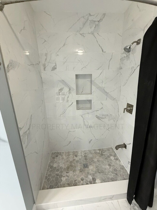 Building Photo - 1160 Alameda Blvd