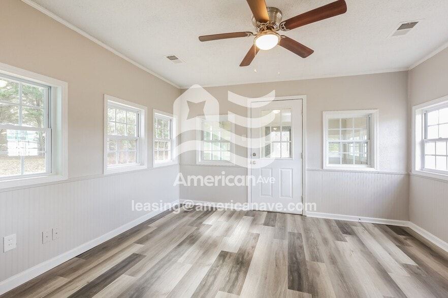 Building Photo - 675 Hammett Store Rd