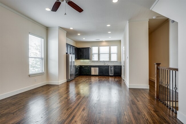 Building Photo - 4323 Dickason Ave