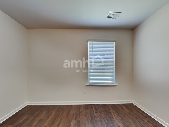 Building Photo - 123 Troupe Dr