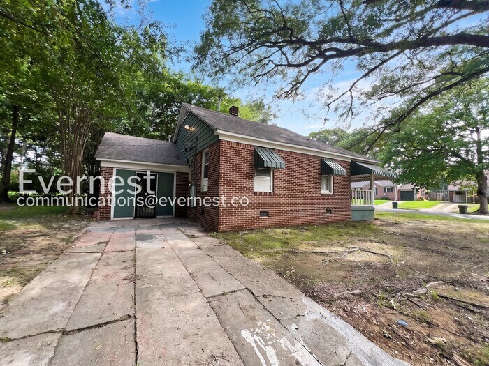 Building Photo - 905 Parkhaven Ln