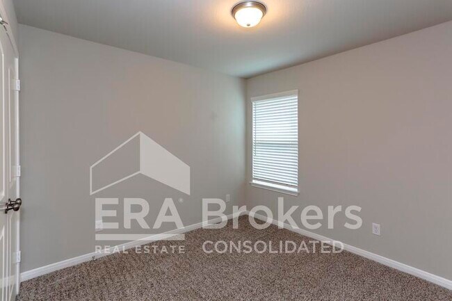 Building Photo - 2072 Dade Loop