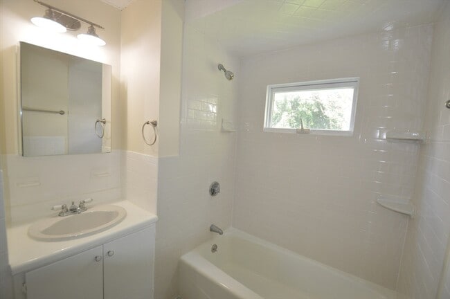 Building Photo - 57 Berkeley St