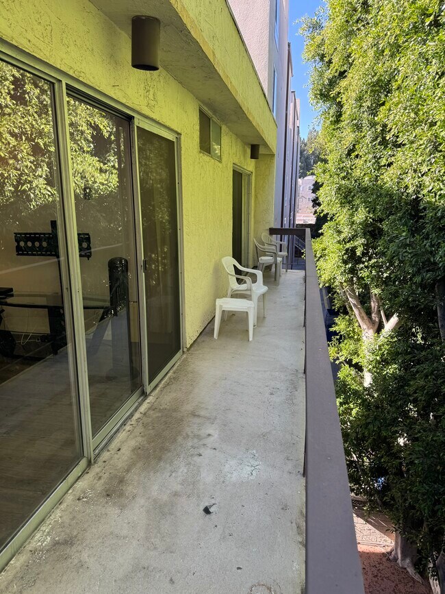 Balcony - 440 Veteran Ave