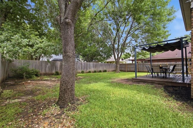 Building Photo - 2903 Pioneer Way