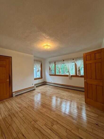 Building Photo - 114 Thorndike St