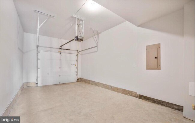 Building Photo - 7512 Sawyer Farm Wy