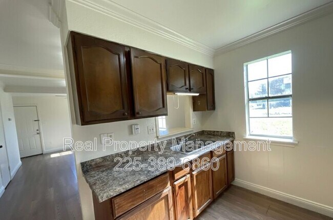 Building Photo - 750 Hospital Rd