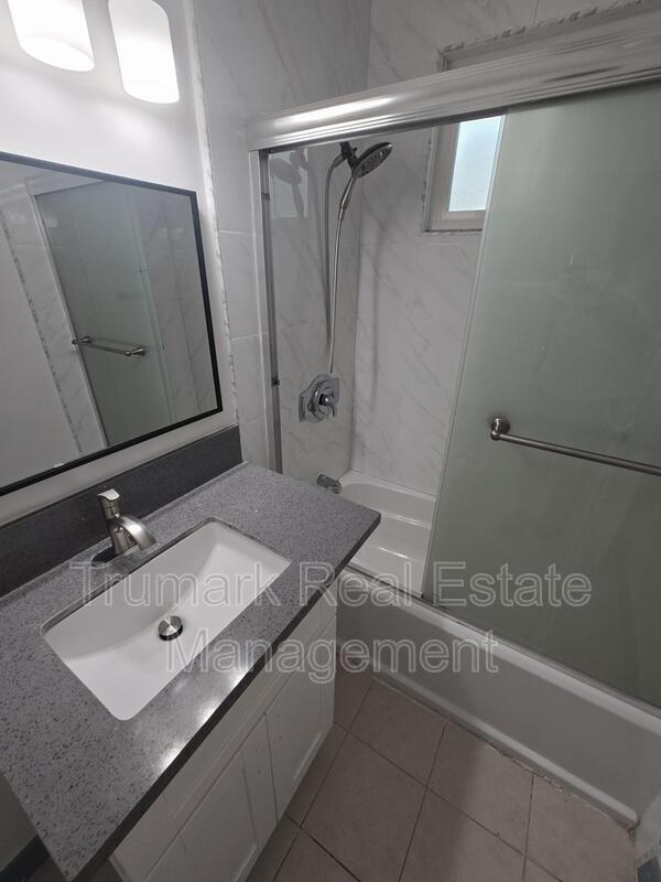 Building Photo - 1705 Fremont Ave