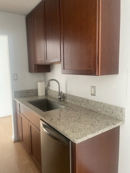 Building Photo - 501 Slaters Ln
