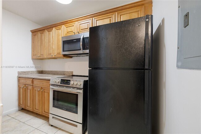 Building Photo - 2912 NW 55th Ave