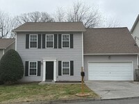 Building Photo - LOCATION! LOCATION! LOCATION! 4 Bedroom 2.5 Bath house in sought after Farragut location!!