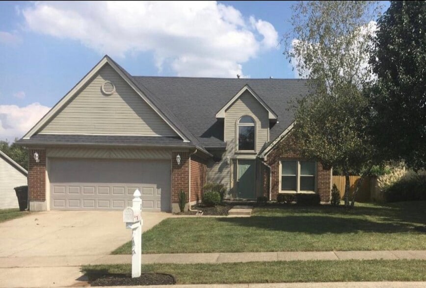 Building Photo - 304 Magnolia Cir