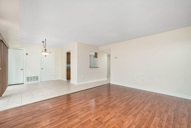 Building Photo - 102 Brookwood Dr