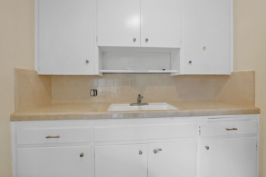 Building Photo - 2015-2019 4th Street in Santa Monica - ste...