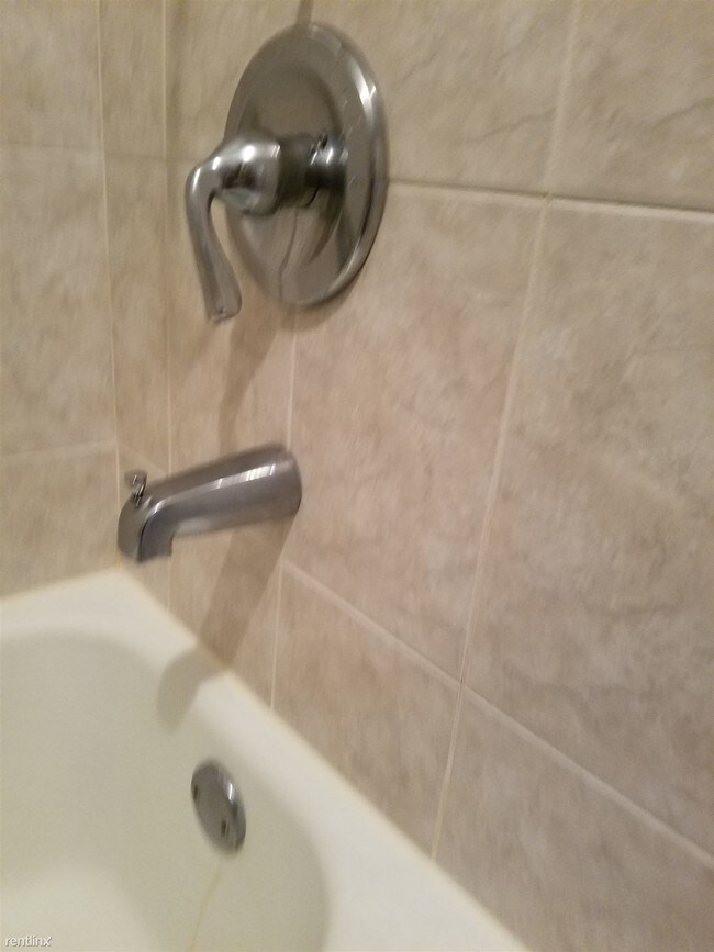 Building Photo - 1 br, 1 bath  - 315 N Neville St 2