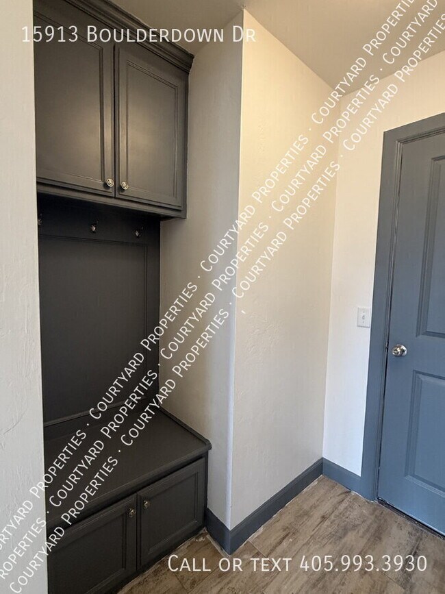 Building Photo - 15913 Boulderdown Dr