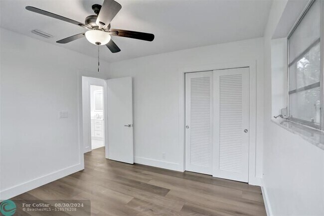Building Photo - 161 SW 75th Ave