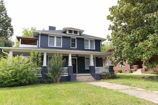 Building Photo - 501 Steele St