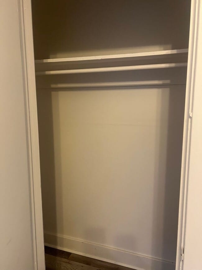 Building Photo - Charming 2 bed 1 bath close to UNR