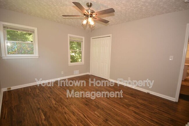 Building Photo - 1864 Flintwood Dr SE