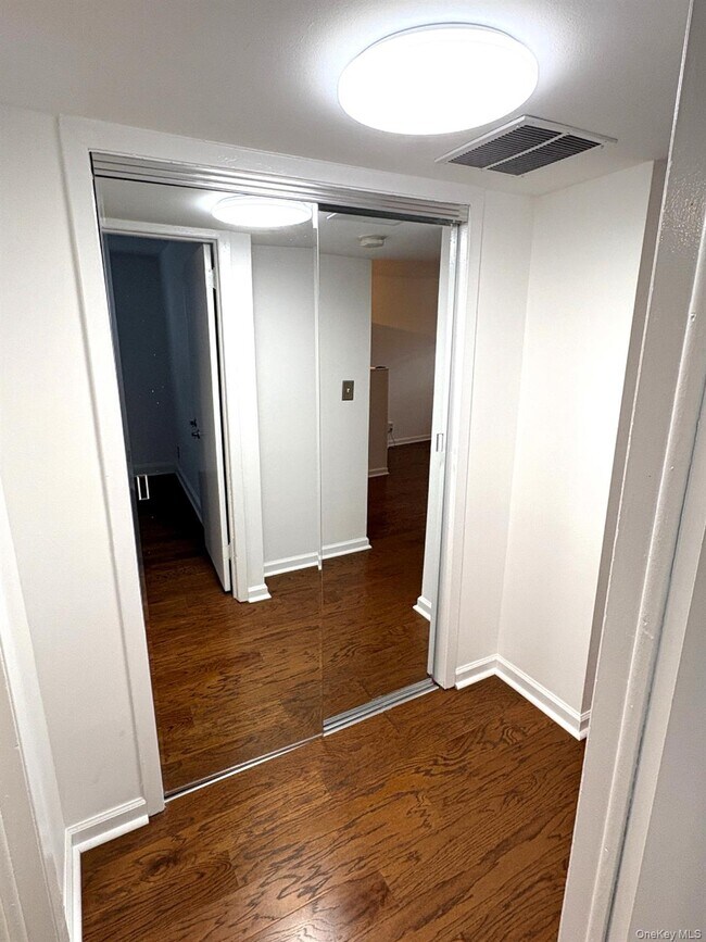 Building Photo - 62 Elissa Ln