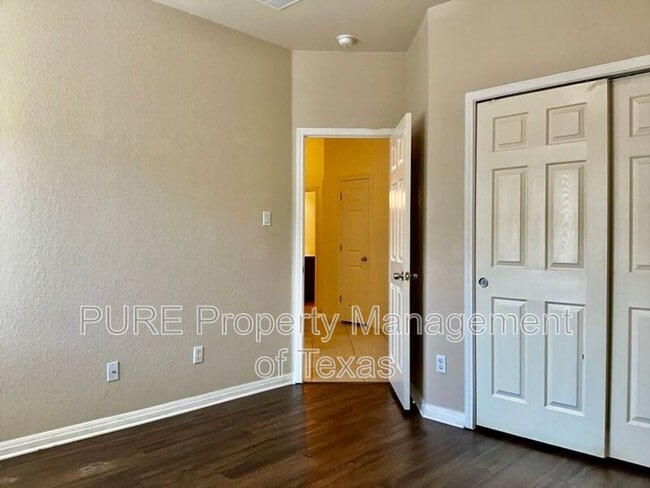 Building Photo - 2946 Todd Tr