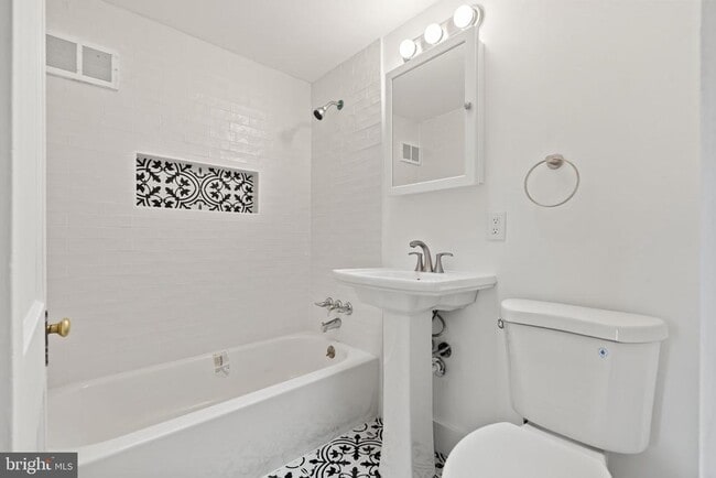 Building Photo - 5 Dowling Ave