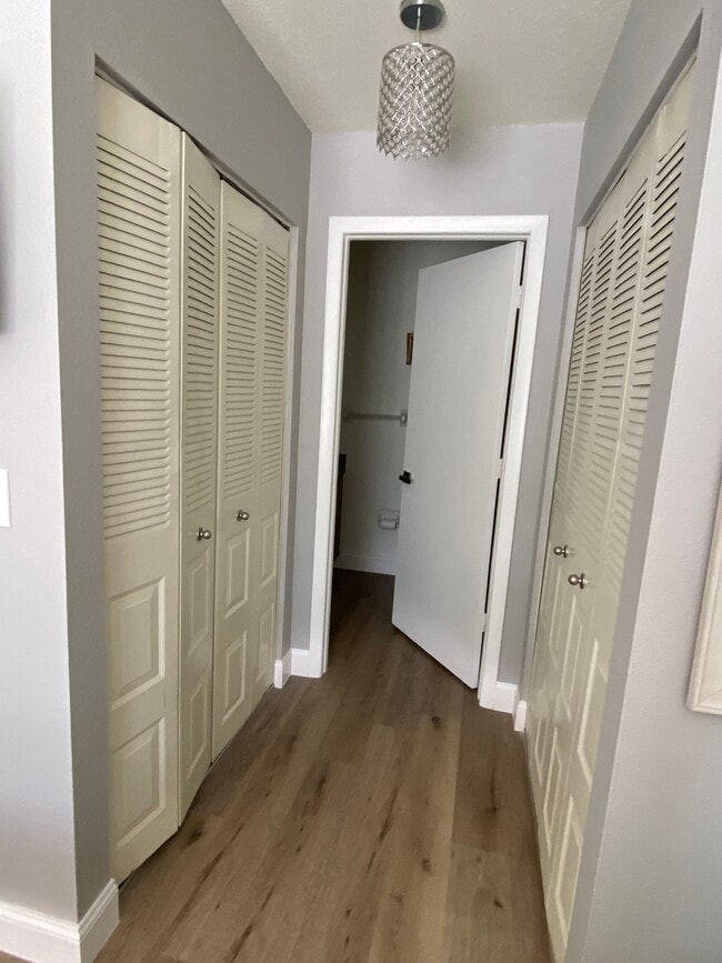 Building Photo - 1781 SE Linpark Ct