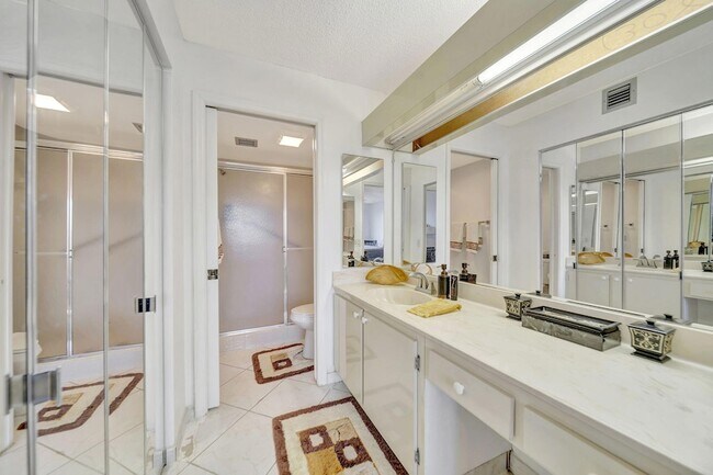 Building Photo - 9485 N Belfort Cir