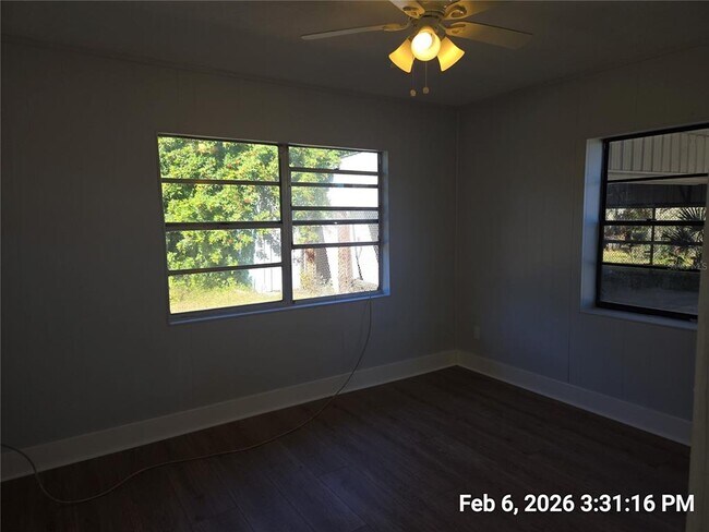 Building Photo - 604 E College Ave