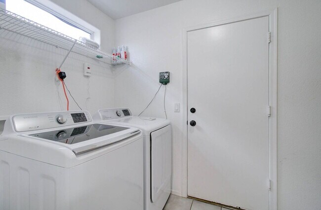 Building Photo - 5945 N 73rd Dr