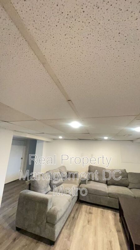 Building Photo - 1241 Monroe St NE