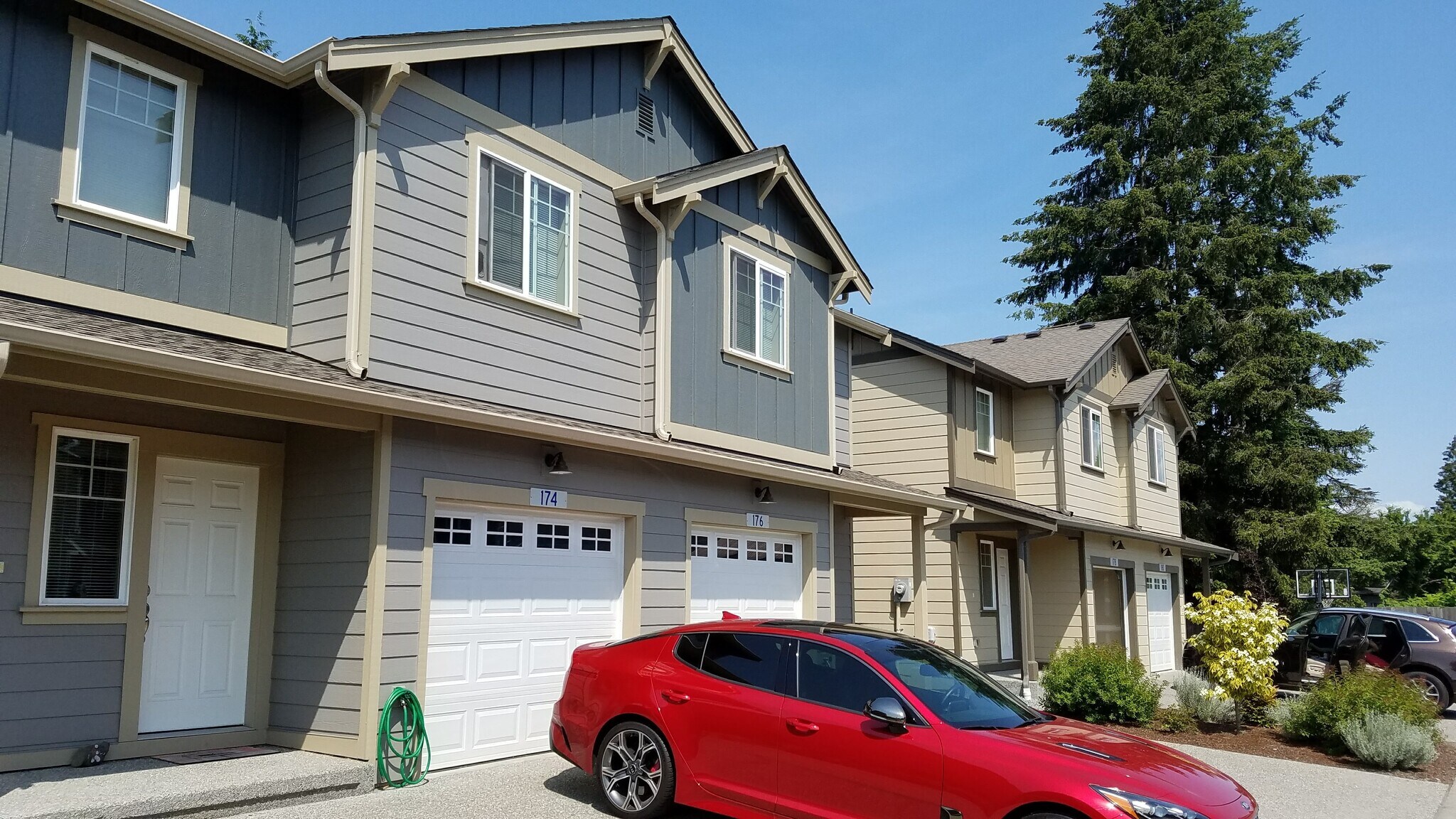 Building Photo - 176 N Township St