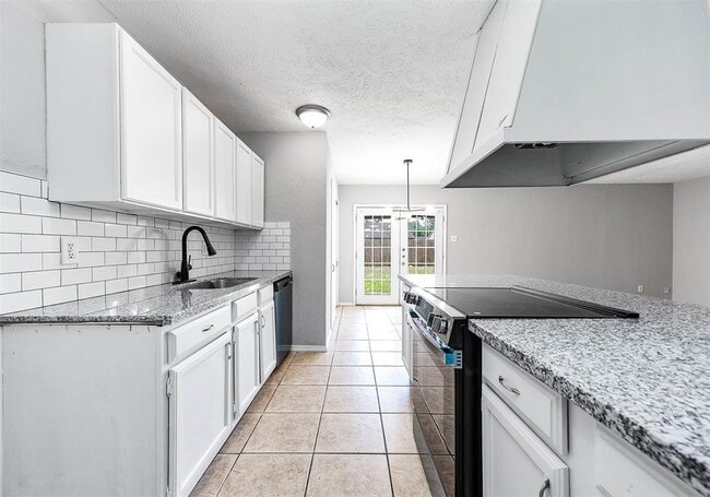 Building Photo - 17611 Poppy Trails Ln